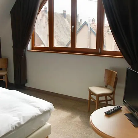 Bed & Breakfast La Griffe A Foin Au Restaurant Raisin D'or